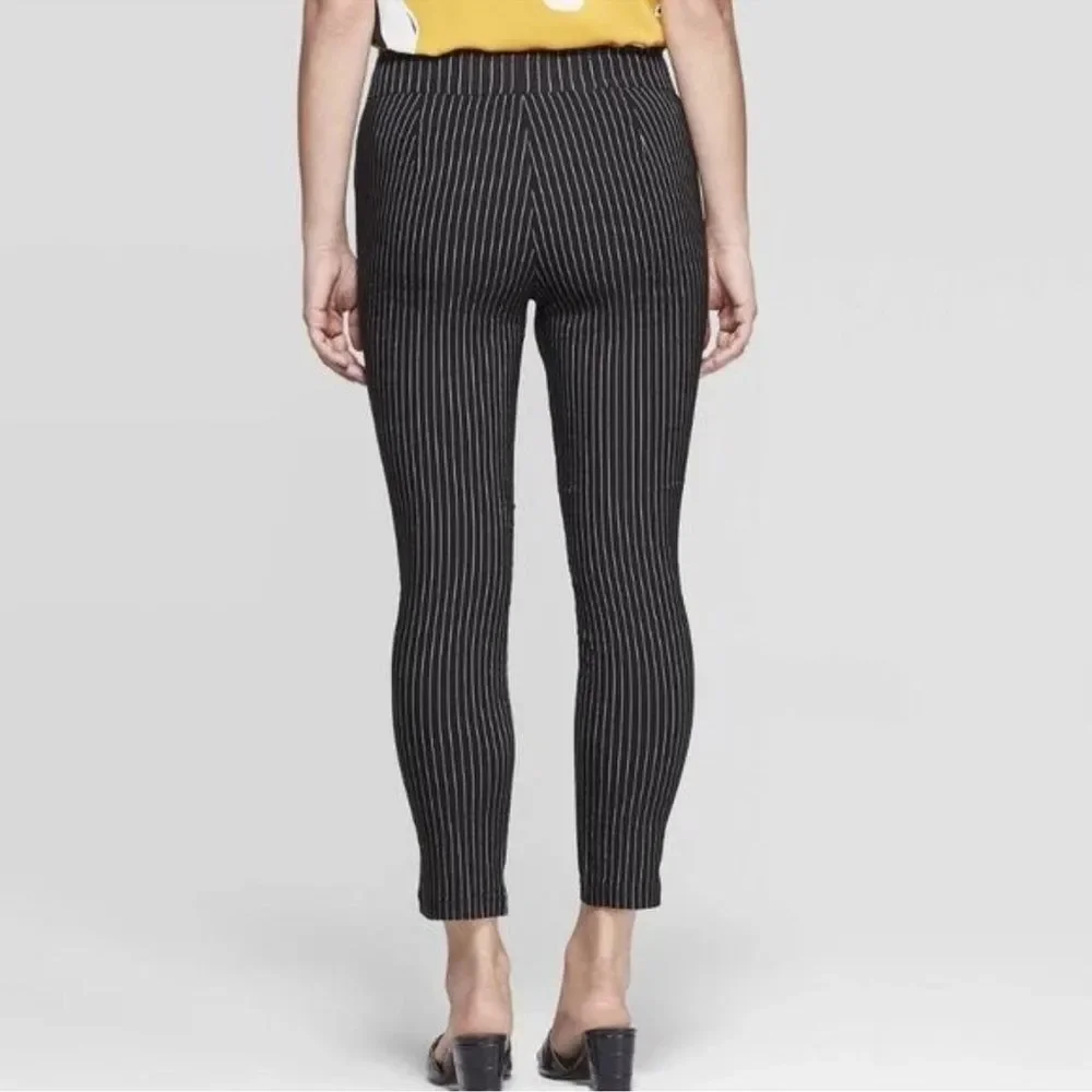 WHO WHAT WEAR  Striped Women's Pants